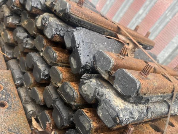 CAT 450mm Rubber blocks