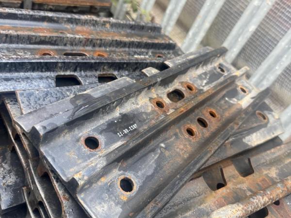 CAT 450mm Triple grouser pads